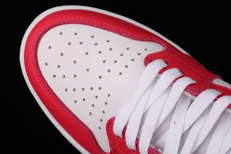 All categories Air Jordan Jordan series basketball shoes Air Jordan 1 High X version Air Jordan 1 "Sail/University Red" AJ1 Joe 1 Olympic white and red high-top basketball shoes 555088-603